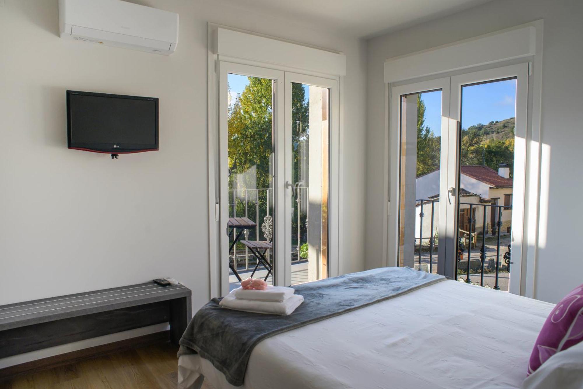 Apartamentos El Puente Covarrubias Εξωτερικό φωτογραφία